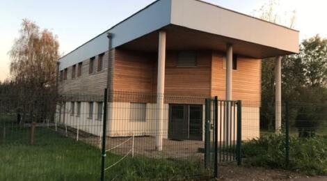 Local professionnel de 258 m² (divisibles) à louer : Photo