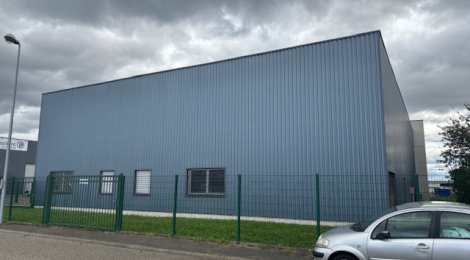 Bâtiment industriel de 300 m² à louer : Photo