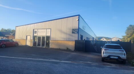 À VENDRE – Local d’Activité récent de 647 m² à Flize (08160) : Photo