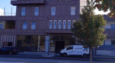 LOCAL REIMS 174 M² : Photo