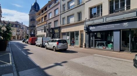 local commercial EPINAL : Photo