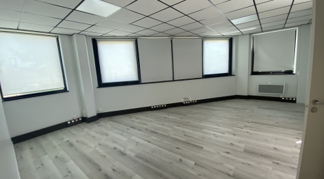 local bureau et stockage/atelier : Photo