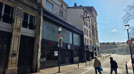 local commercial EPINAL : Photo