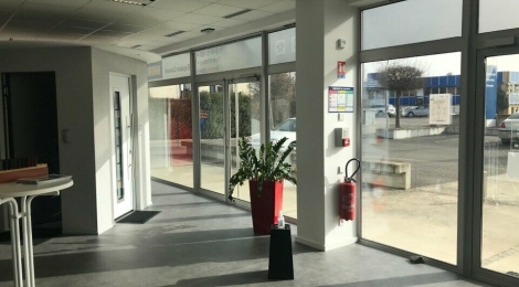 LOCAL COMMERCIAL à LOUER : Photo