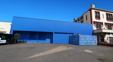 Bâtiment industriel/Entrepôt - 2860 m² - Proche centre-ville : Photo