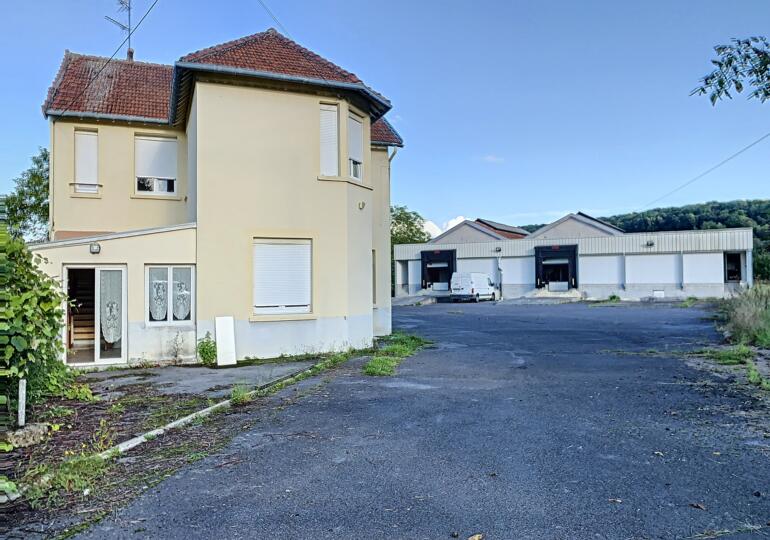 Ensemble immobilier 2052m²